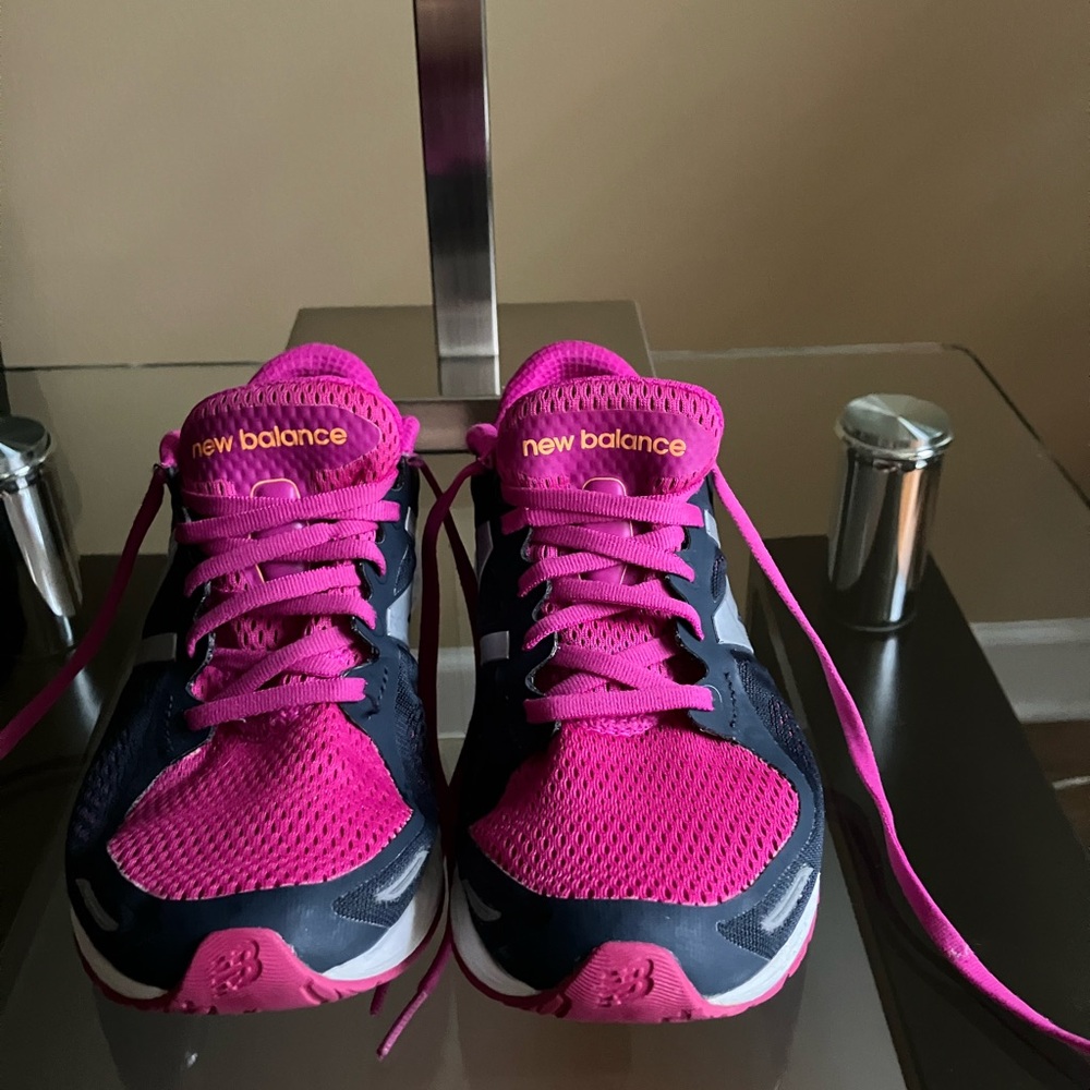 New Balance Pink and Navy Sneakers - Fresh Foam Zante V2 -